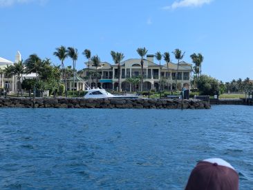 See the Bahamas from your own private boat