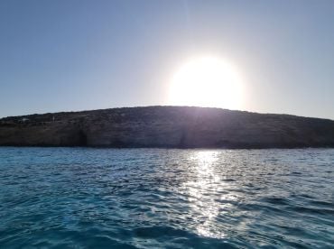 Extraordinary experience guided by a very welcoming captain who is very pationed about his country and native island