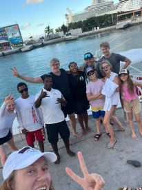 Extremely nice and helpful crew! Great time on sea!