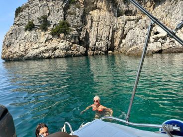 We had the most wonderful day swimming in the most beautiful spots 🌊